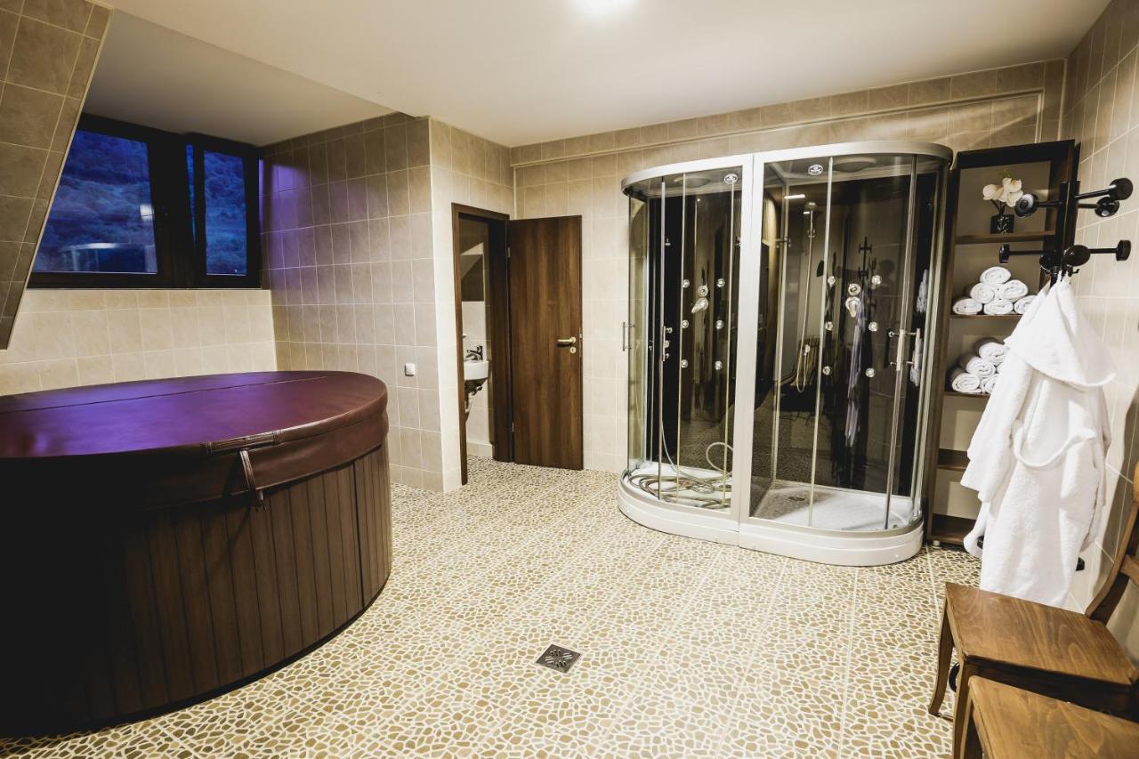 River Retreat Hotel Lotrioara Luaran gambar