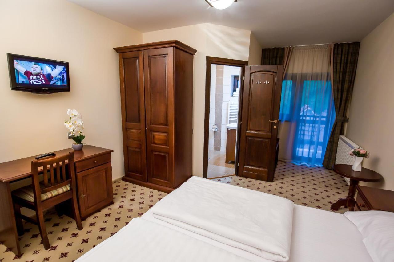 River Retreat Hotel Lotrioara Luaran gambar