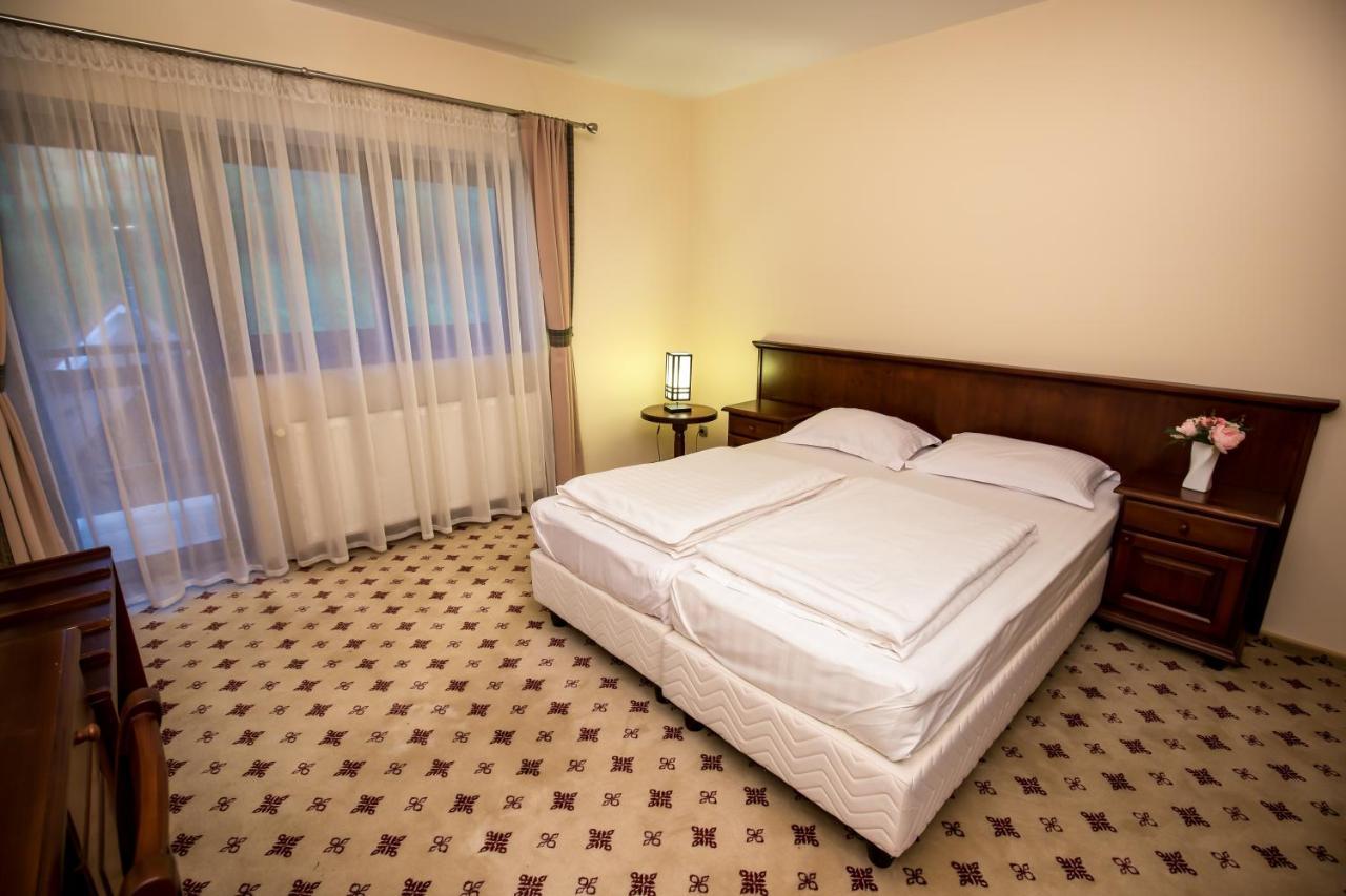 River Retreat Hotel Lotrioara Luaran gambar