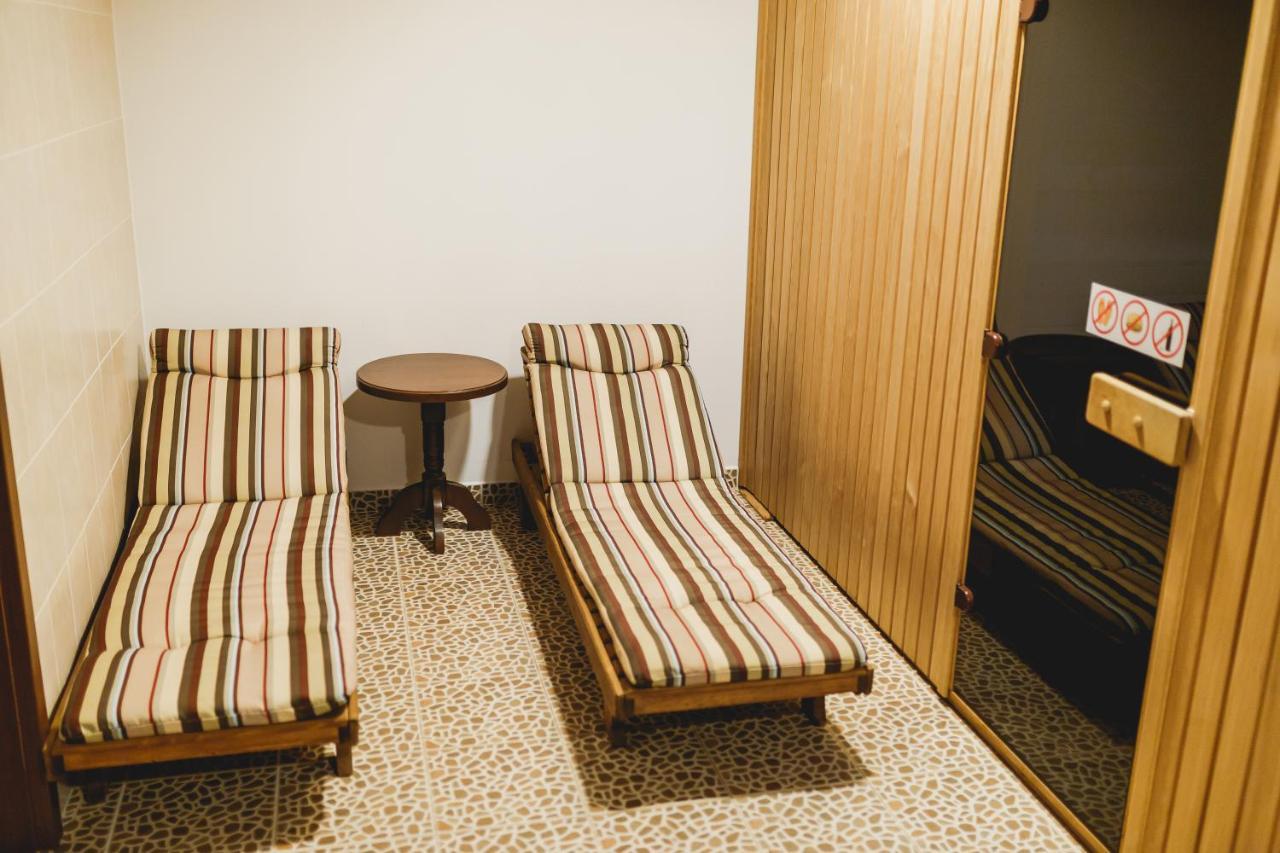 River Retreat Hotel Lotrioara Luaran gambar