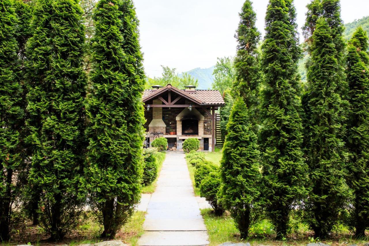 River Retreat Hotel Lotrioara Luaran gambar